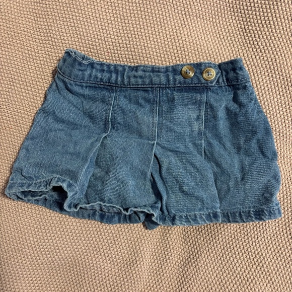 Nicole Miller White Floral Top and Blue Shorts Set - Picture 4 of 6